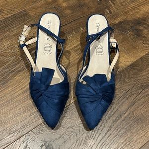 NWOT Navy Suede kitten heel dress shoes